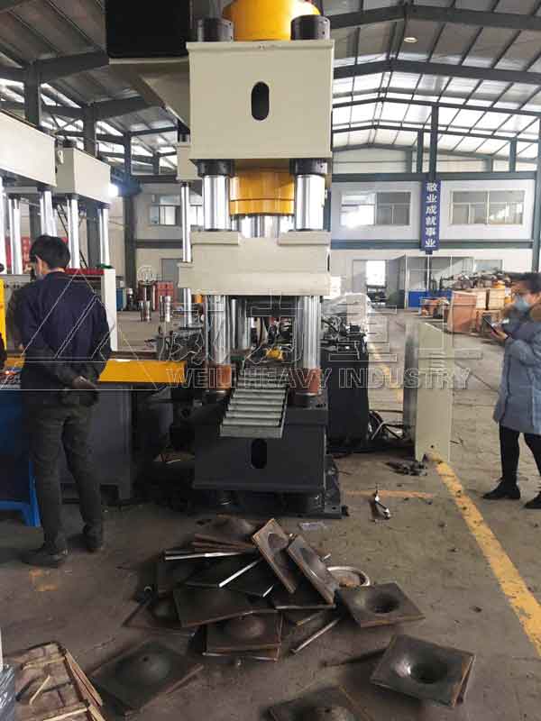 車間試機(jī)現(xiàn)場