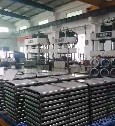 人防工程設備專用四柱液壓機客戶使用現(xiàn)場