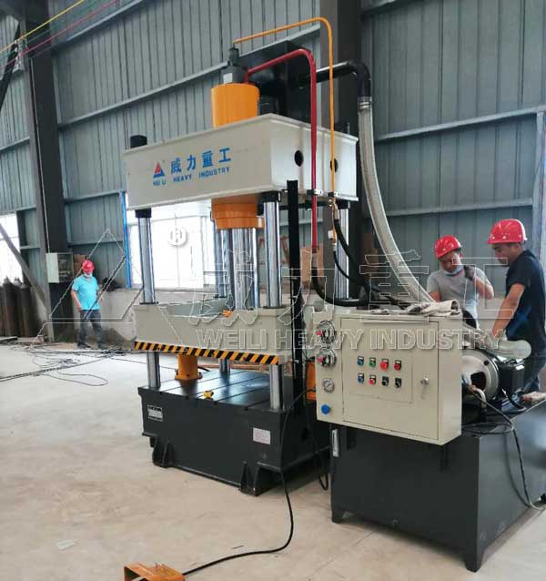 200噸汽車(chē)配件切邊液壓機(jī)